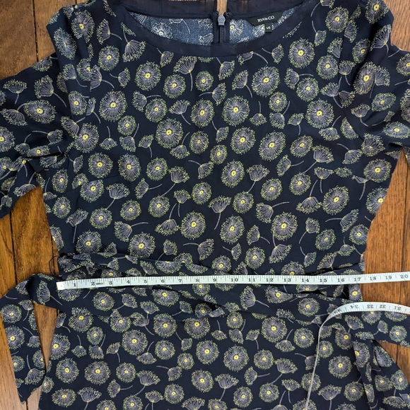 EUC dandelion print navy blue three quarter sleeve tie-waist RW & Co dress - Picture 4 of 7